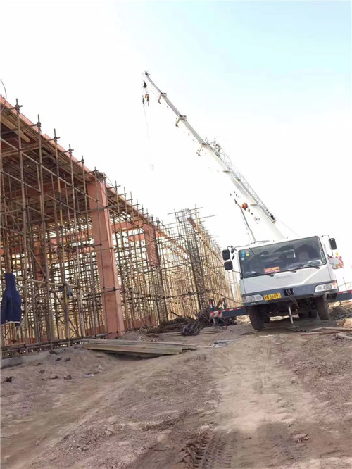 丽江市25 吨、50 吨吊车怎么选？多大重量 / 半径适合对应车型？