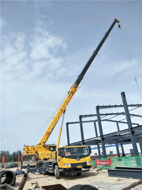 丽江市超高层建筑钢结构吊装案例